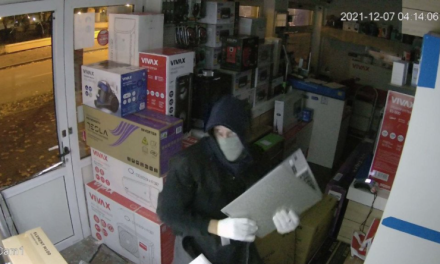 VIDEO /  Ukradeni laptopi u vrijednosti od 15 tisuća maraka, lopova snimila nadzorna kamera