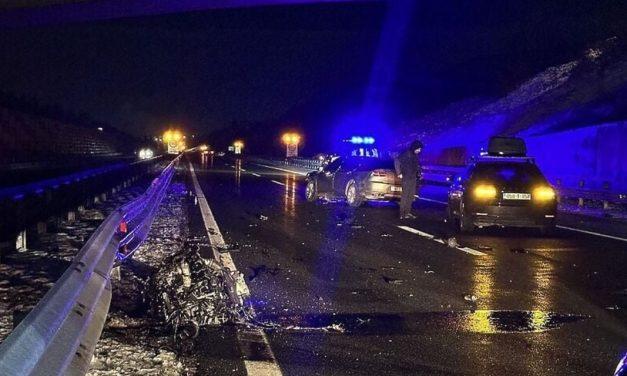 Prometna nesreća na autocesti Sarajevo – Lepenica, vozilu od siline udarca ispao motor