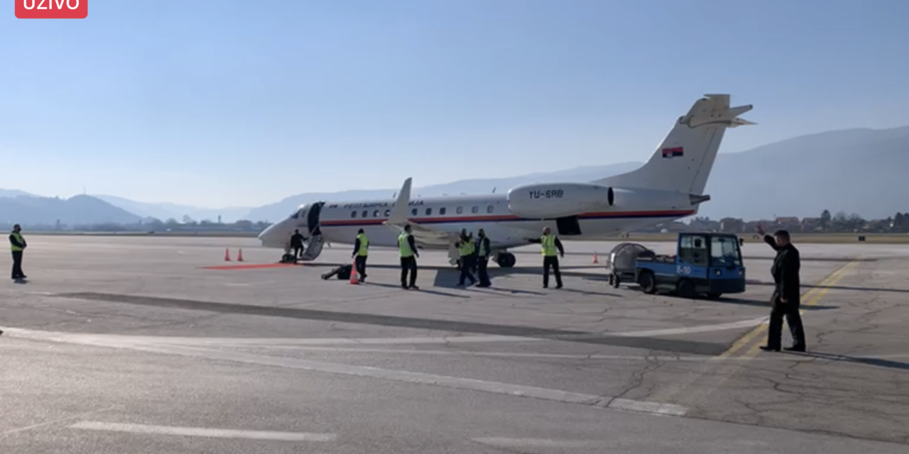 Aleksandar Vučić stigao na aerodrom u Sarajevu s donacijom cjepiva