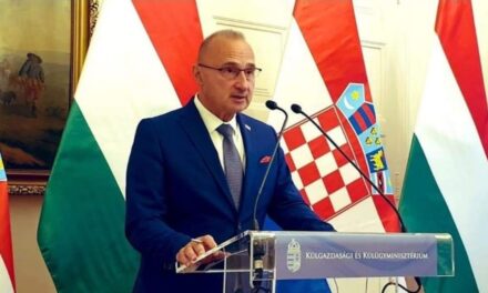 KOLUMNA: Mali hrvatski ljudi i krojač(ice) jugošinjela