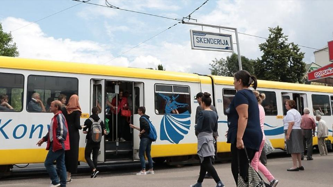 Žena se porodila na tramvajskoj stanici kod Katedrale u Sarajevu