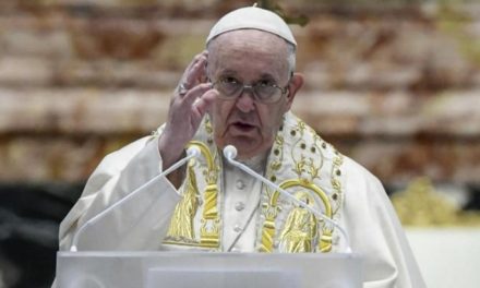 Papa Franjo pozvao glavne svjetske čelnike da “slušaju Zemlju i siromašne”