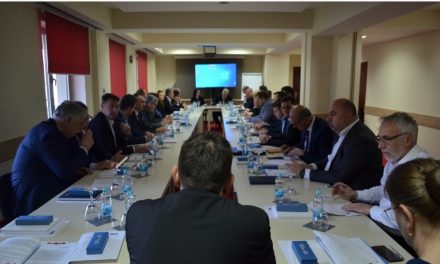 Brčko: Predsjednici županijskih Vlada, gradonačelnici i načelnici HDZ-a BiH razgovarali o projektima i suradnji