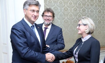 Ministarstvo vanjskih poslova kazalo Hrvatima u Srbiji za koga da glasaju