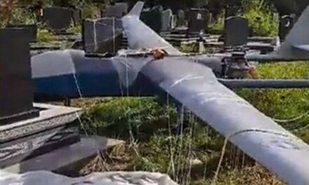 Na groblje u Srbiji pao vojni dron, drugi se srušio u dvorište obiteljske kuće