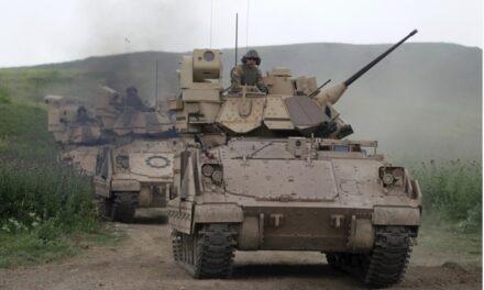SAD šalje Ukrajini borbena vozila Bradley, topničke sustave, oklopne transportere, rakete zemlja-zrak i streljivo