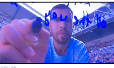 Rus ušao u polufinale Australian Opena, napisao poruku na kameru i izazvao skandal