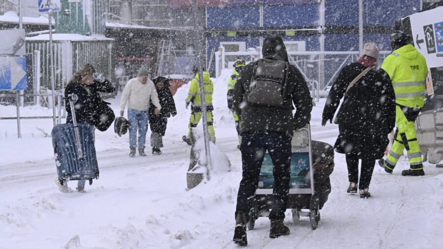 Ledeni val na sjeveru Europe, temperatura pala ispod -41°C, zbog hladnoće stali vlakovi