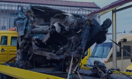 UŽASNA PROMETNA TRAGEDIJA: Sudarili se terenac i osobni automobil, tri su osobe poginule, 12 ozlijeđenih