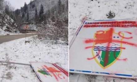 Na ulazu u Skender-Vakuf autom zakačili i izvalili stupove