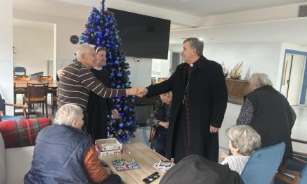 Kiseljak: Nadbiskup Vukšić posjetio prve korisnike u Caritasovu Domu za starije i nemoćne u Lugu