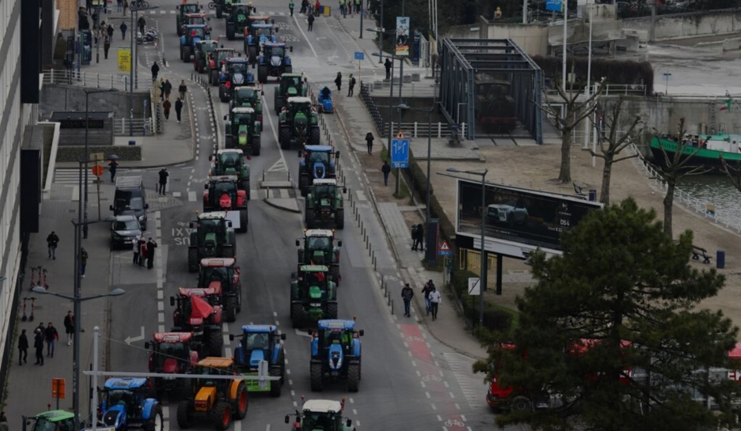 Kaos na ulicama Belgije, Njemačke, Francuske…, ključne europske metropole “zauzimaju” prosvjednici. Promet blokiran, letovi otkazani