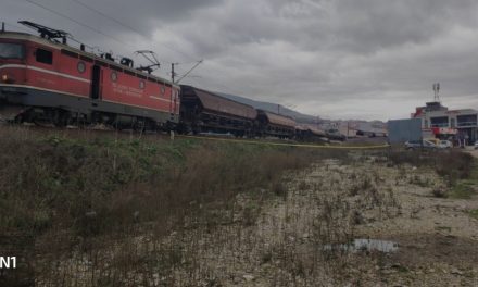 Nesreća tijekom noći: Iskočilo i prevrnulo se pet vagona, obustavljen željeznički promet između Mostara i Čapljine
