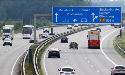 Prevrnuo se autobus na autocesti u Njemačkoj, ozlijeđeno 27 učenika