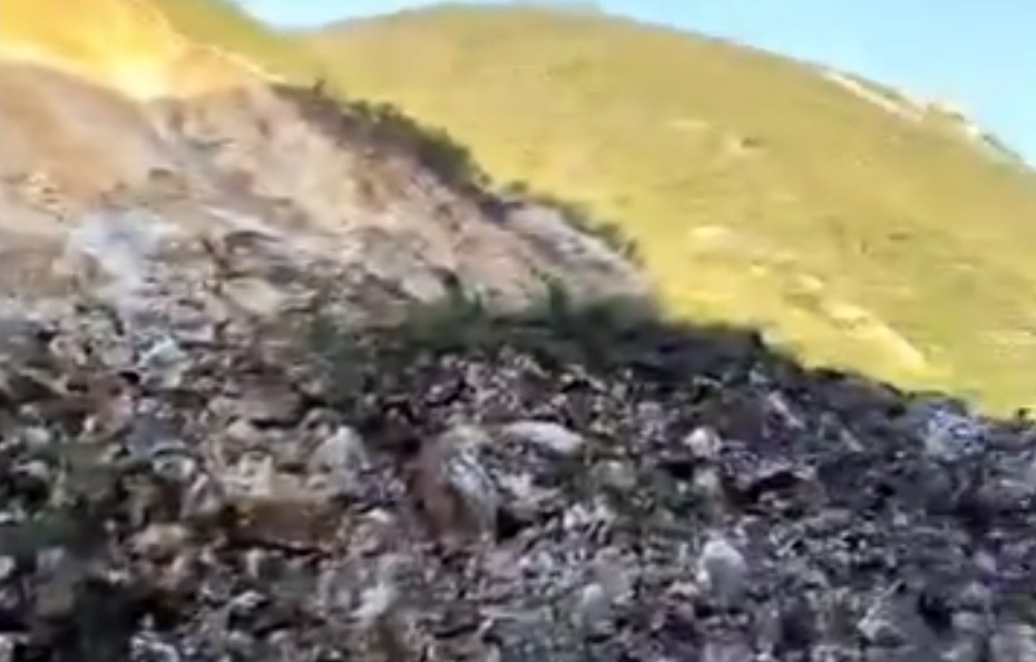 ŠOKANTNO Odronilo se brdo, tri auta propala u jezero kod Mostara