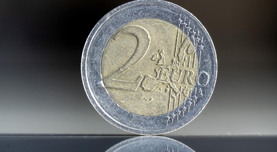 Na tržište pustili pola milijuna krivotvorenih kovanica od 2 eura, evo kako prepoznati imate li pravu