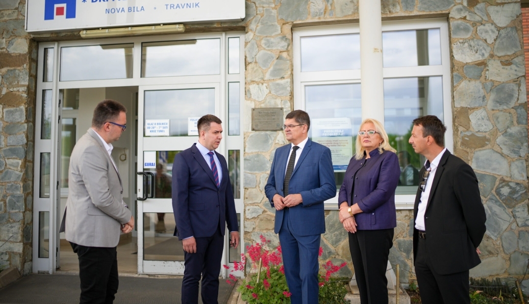 Nova Bila: Predsjednica F BiH Lidija Bradara i ministar Nedić posjetili bolnicu u Novoj Biloj
