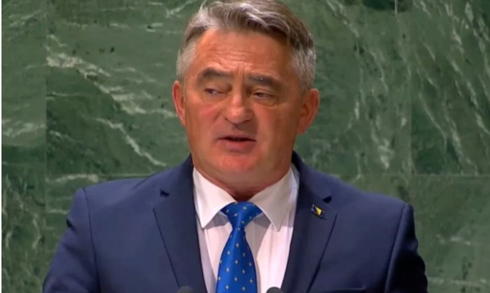 Komšić: Sjaj ljiljana na našim prsima osvjetljuje put našoj djeci – ljiljani  podsjećaju na to da nismo ustuknuli pred neprijateljem???