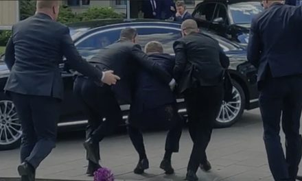 Atentat na premijera Slovačke, bore mu se za život. Stižu prve informacije o napadaču
