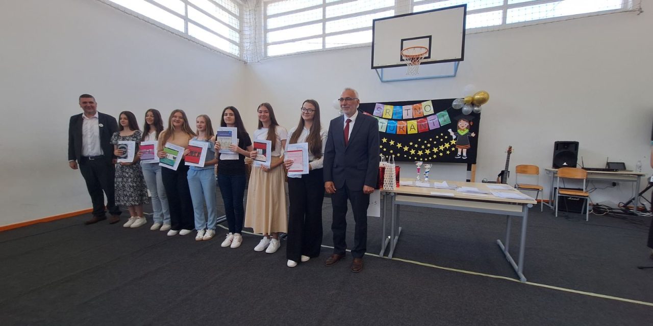Dodijeljene diplome učenicima generacije O.Š. ”Kiseljak 1” Bilalovac