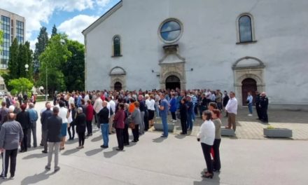 Župnik iz Bugojna prijavio mladiće koji su uznemiravali Hrvate na Tijelovo: ‘Vikali su jednu riječ’