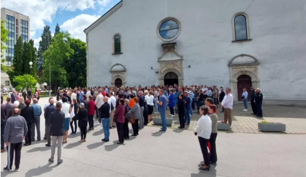 Župnik iz Bugojna prijavio mladiće koji su uznemiravali Hrvate na Tijelovo: ‘Vikali su jednu riječ’