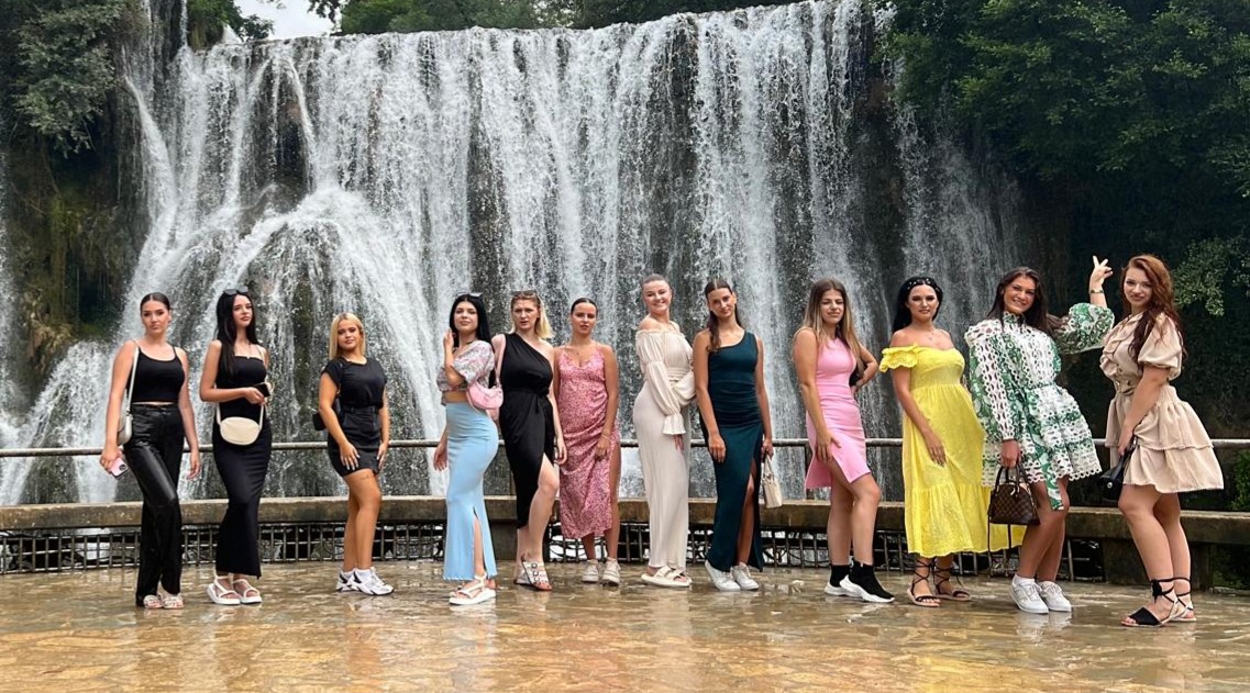 (Foto) Spektakularno Finale Izbora za Fotomodela Kantona Središnja Bosna dolazi do vrhunca u Jajcu!