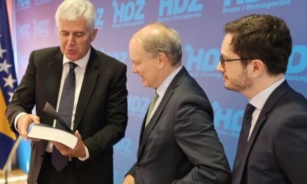 U Mostaru održan sastanak Čovića s posebnim izaslanikom Republike Francuske za Zapadni Balkan Reneom Troccazom