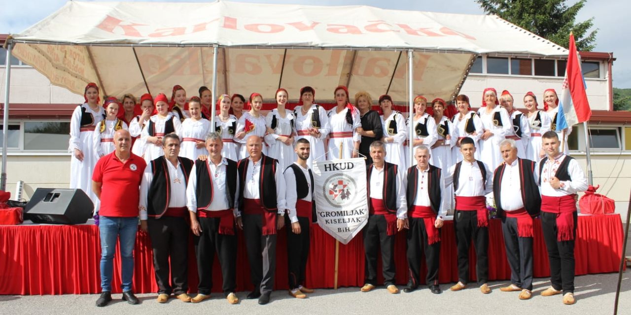Članovi HKUD “Gromiljak” nastupaju na Šetnici kulture u Sarajevu