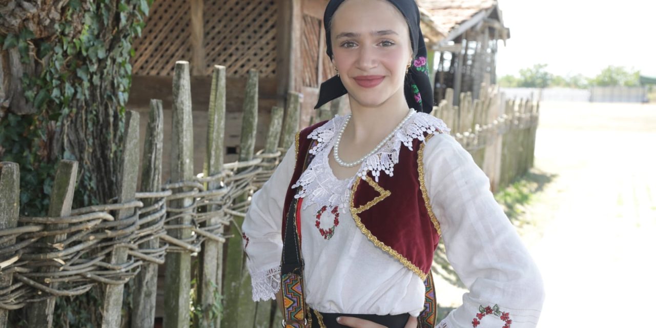 MLADA SNJEŽANA TUKA IZ FOJNICE SUDJELOVALA NA SABORU FRULAŠA SRBIJE „OJ, MORAVO”