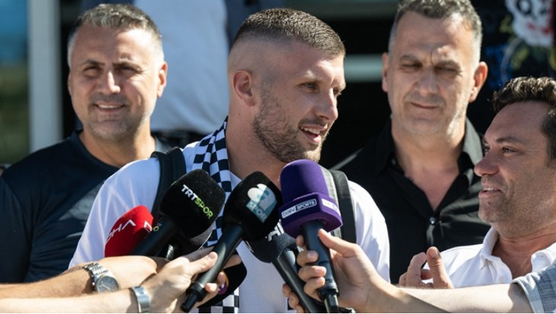 Hajduk mijenja Perišića s Rebićem