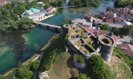 Drama u Krajini: “33-godišnjak pokušao ubiti suprugu (28) pred djetetom”
