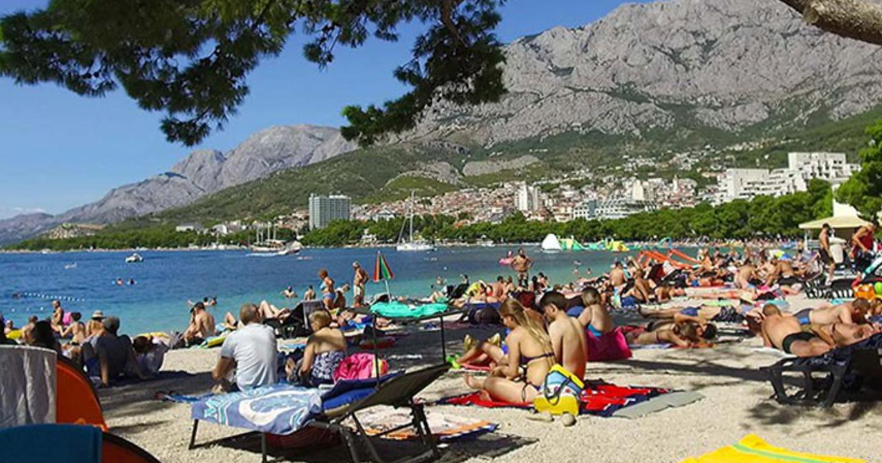 Turisti iz BiH na drugom mjestu po brojnosti u Makarskoj, za 15 posto ih više nego prošle godine