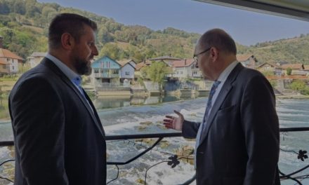 Schmidt u Banja Luci; Dodik: Naredio sam policiji da ga pronađu i izbace iz RS