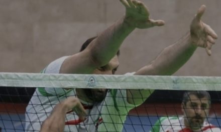 Visok je 246 cm i ima najveće stopalo na svijetu. Donio je Iranu zlato protiv BiH