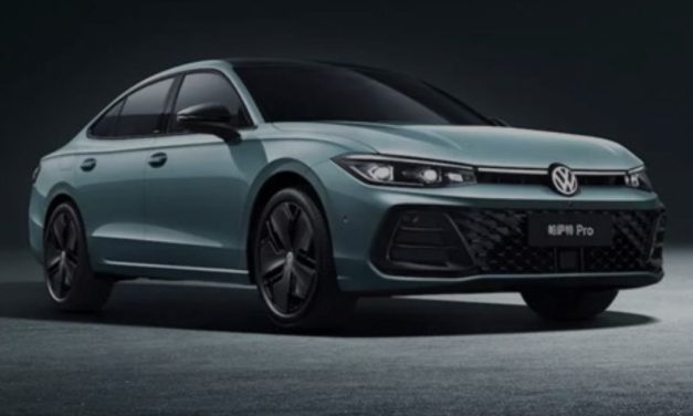 Ovo je novi VW Passat Pro, ima 220 KS i čak tri ekrana