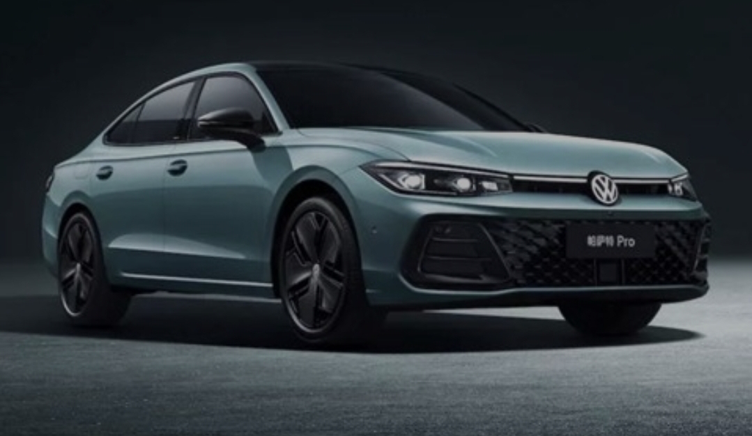 Ovo je novi VW Passat Pro, ima 220 KS i čak tri ekrana