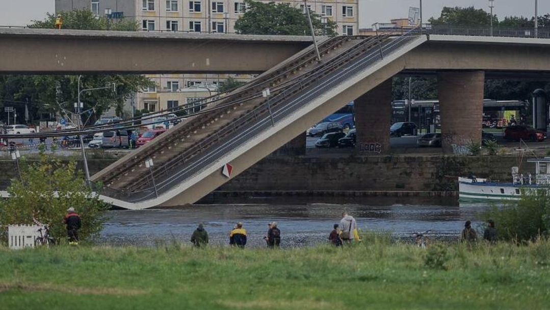 Njemačka: Urušio se veliki dio mosta, postoji opasnost da se u potpunosti sruši