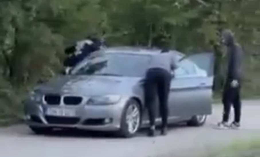 Video: U Uzarićima kod Širokog Brijega prepriječili put mladićima pa ih tukli palicama, nogama i šakama