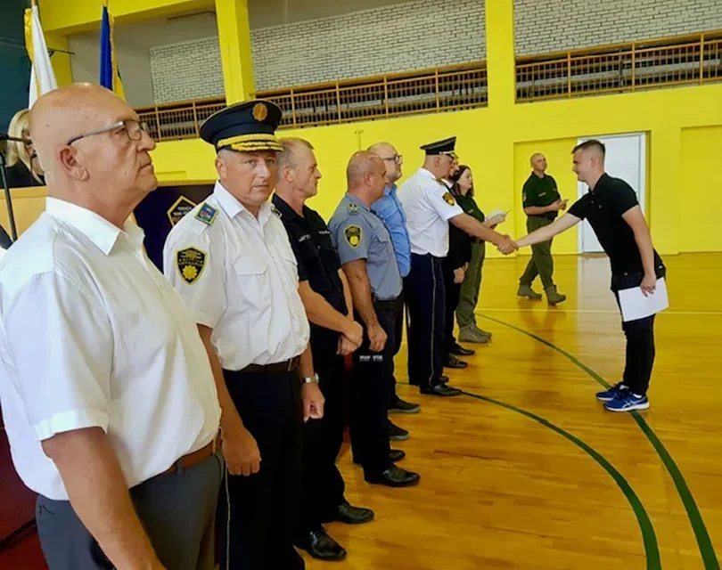 FBiH bogatija za 315 policijskih službenika