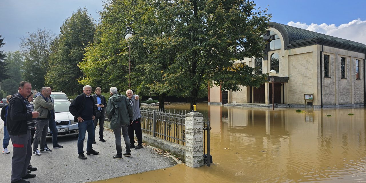Poplave u BiH tema u regionalnim i svjetskim medijima: “Ne sjećam se ovakve krize od kraja rata”