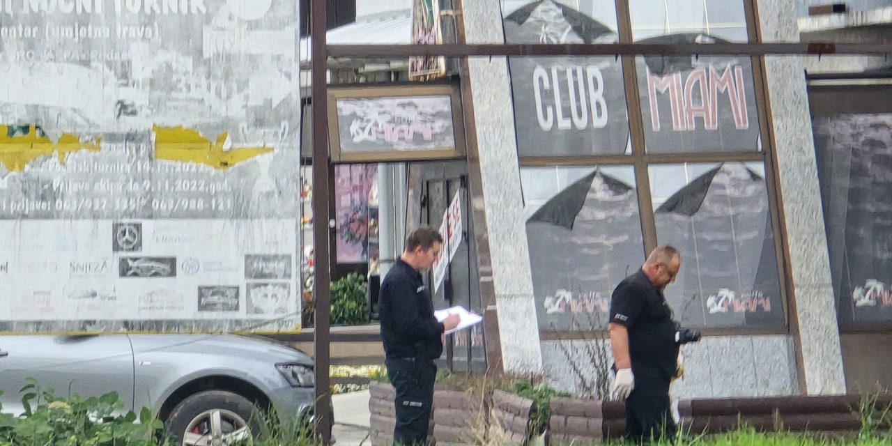 U Kiseljaku zapaljen BMW, nekoliko osoba uhapšeno, ozlijeđen i policajac