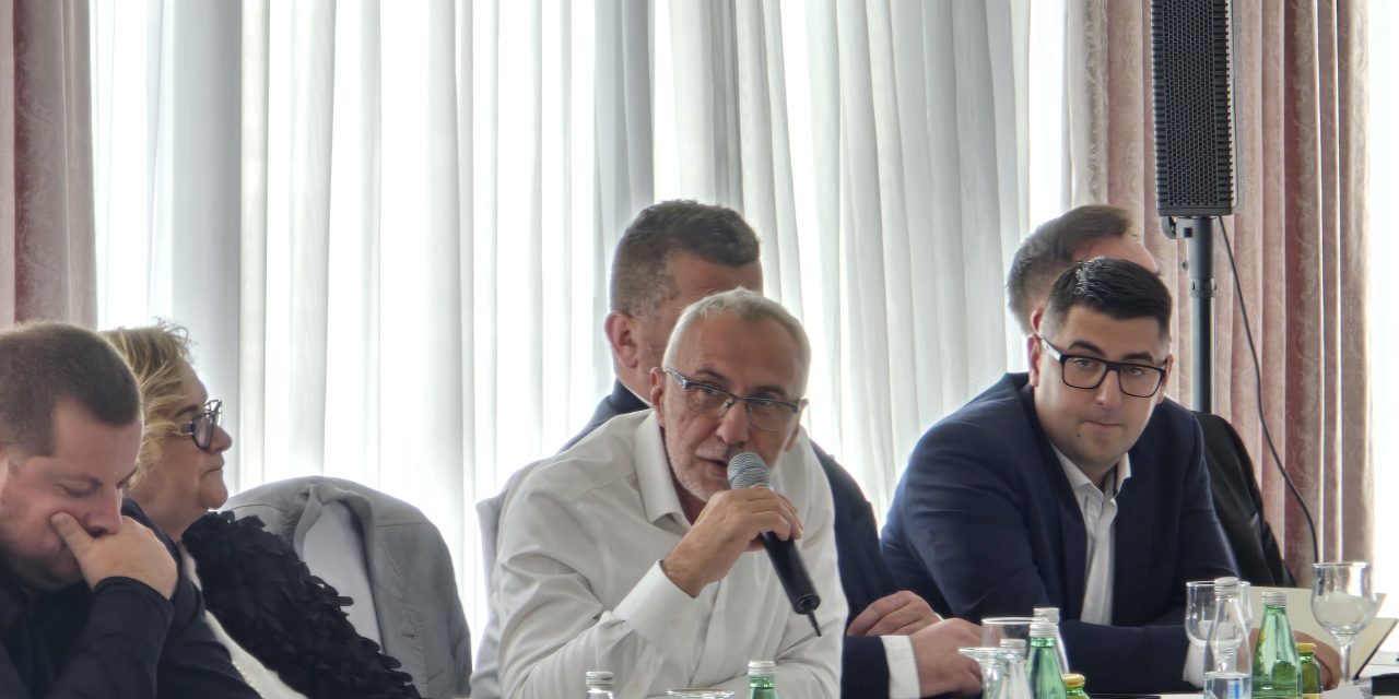 U Posušju održan koordinacijski sastanak dužnosnika HDZ-a BiH u izvršnoj vlasti s lokalnih i županijskih razina