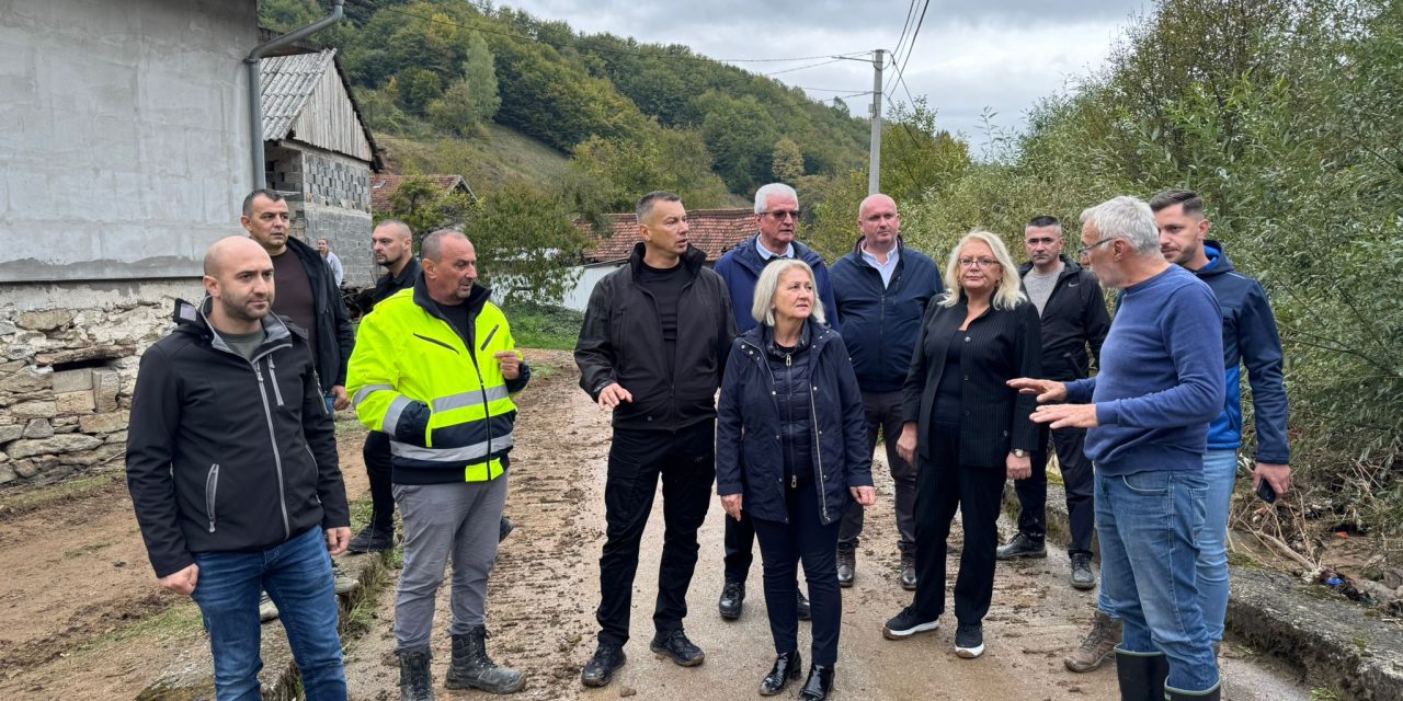 Kiseljak: Predsjedateljica Vijeća ministara BiH Borjana Krišto, Premijer KSB Tahir Lendo u pratnji ministara obišli područja pogođena poplavom