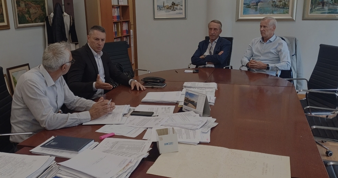 Predsjednik Vanjskotrgovinske komore BiH Vjekoslav Vuković  u Kiseljaku posjetio gospodarske subjekte koji su pogođeni prirodnom nesrećom