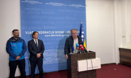 Uživo / Obraćanje Vlade FBiH nakon hitne sjednice o stanju u područjima pogođenim katastrofom
