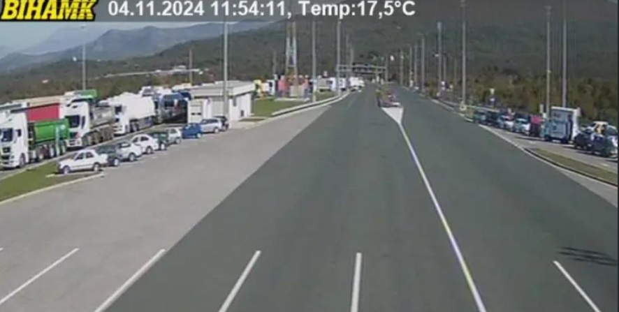 BIHAMK: Prosvjed vozača teretnih vozila, blokiran carinski terminal na GP Bijača
