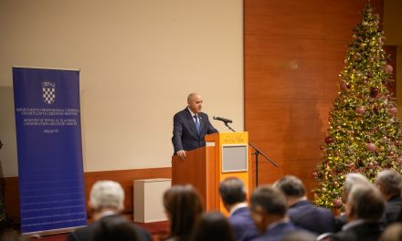 U Vitezu održana svečana dodjela ugovora u okviru Programa pomoći Vlade RH za povratak Hrvata u BiH