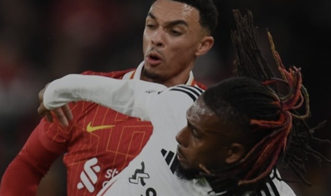 Liverpool dva puta gubio pa se s igračem manje spasio poraza u zadnjim minutama