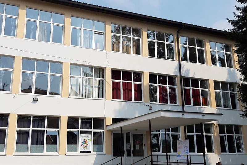 U Živinicama djevojčica pala kroz prozor osnovne škole